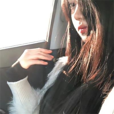 雨中的女人